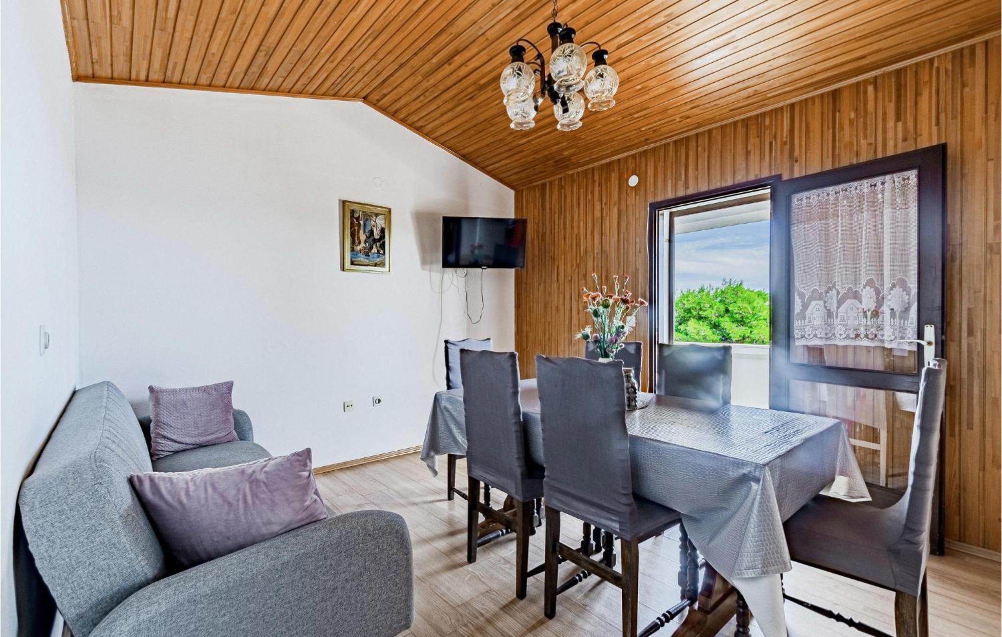 Beautiful Home In Prizba With Kitchen Екстер'єр фото